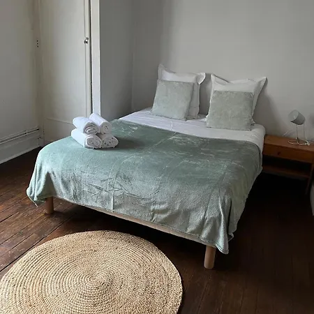 Doutre-2e Etage Διαμέρισμα Ανζέρ